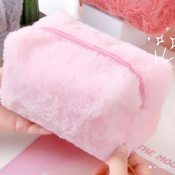 Plush Cosmetic Makeup Bag - Picture 9 of 10